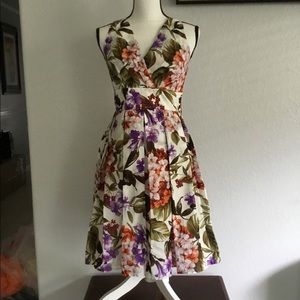 Floral summer dress Size Small 100% Cotton.NWT.
